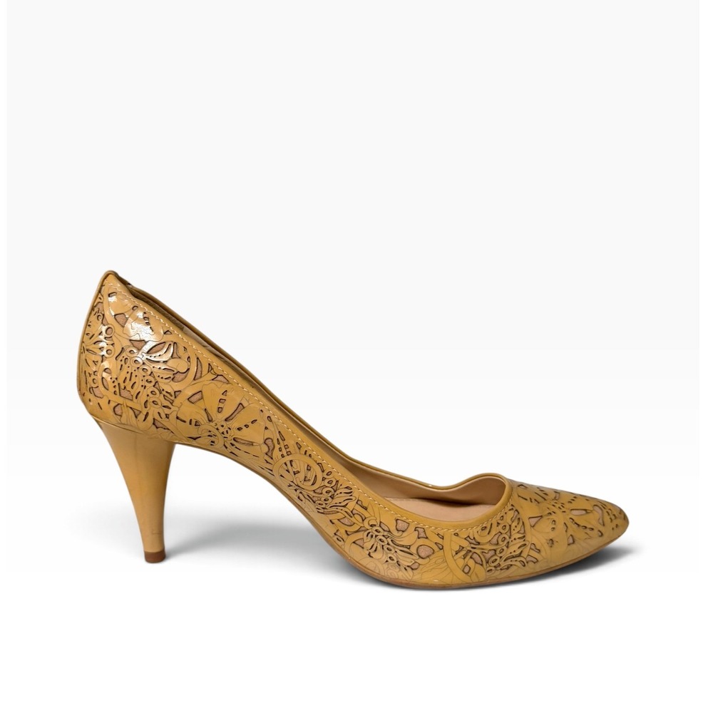 Prada perforated Laser Cut leather pump Pointed Toe heel  38.5